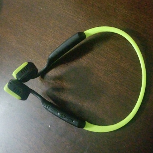 Bluetooth head set - Picture 2 of 3